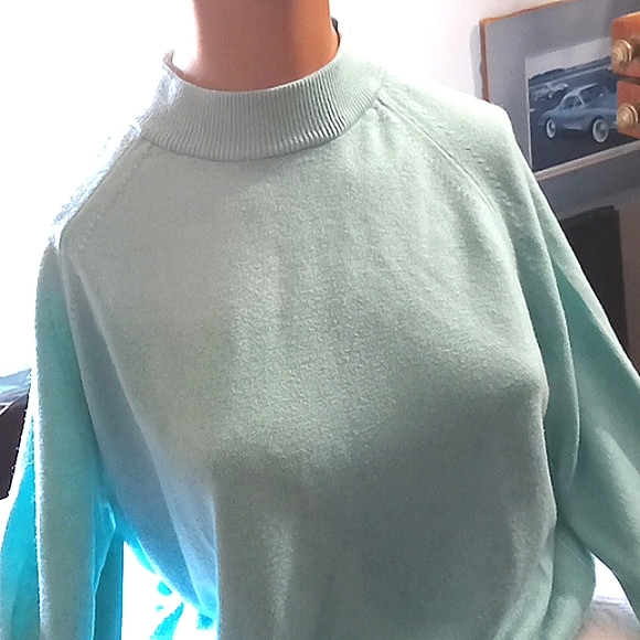 Vintage Tight knit Turtle neck Turquoise Top size M in mint condition. - Picture 1 of 5